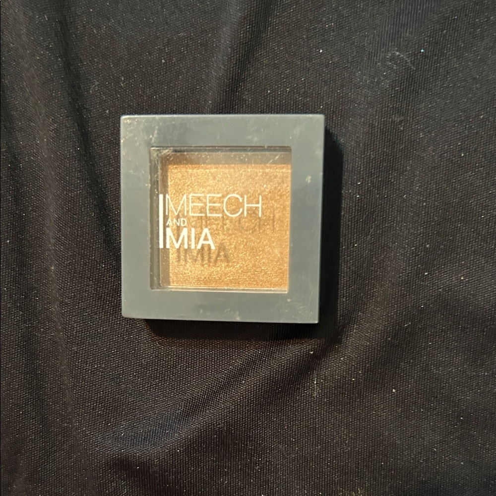 H&M Shimmering Gold Eyeshadow